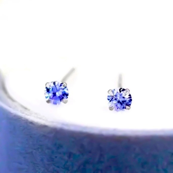 Tiny 925 Sterling Silver 4 Prong Set 3mm Lavender Diamond CZ Stud Earrings - Picture 6 of 10